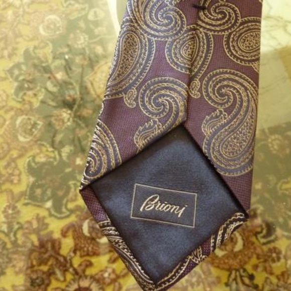 Brioni Purple Hand-made Italian Silk Neck Tie - Picture 2 of 6